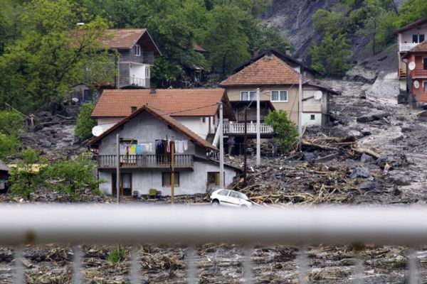 Ekipa AA s TIKA-om u konvoju OS BiH putuje ka Maglaju: Drama u selima oko Žepča