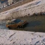 Taksi vozilo upalo u rijeku Jošanicu u Novom Pazaru (Video)