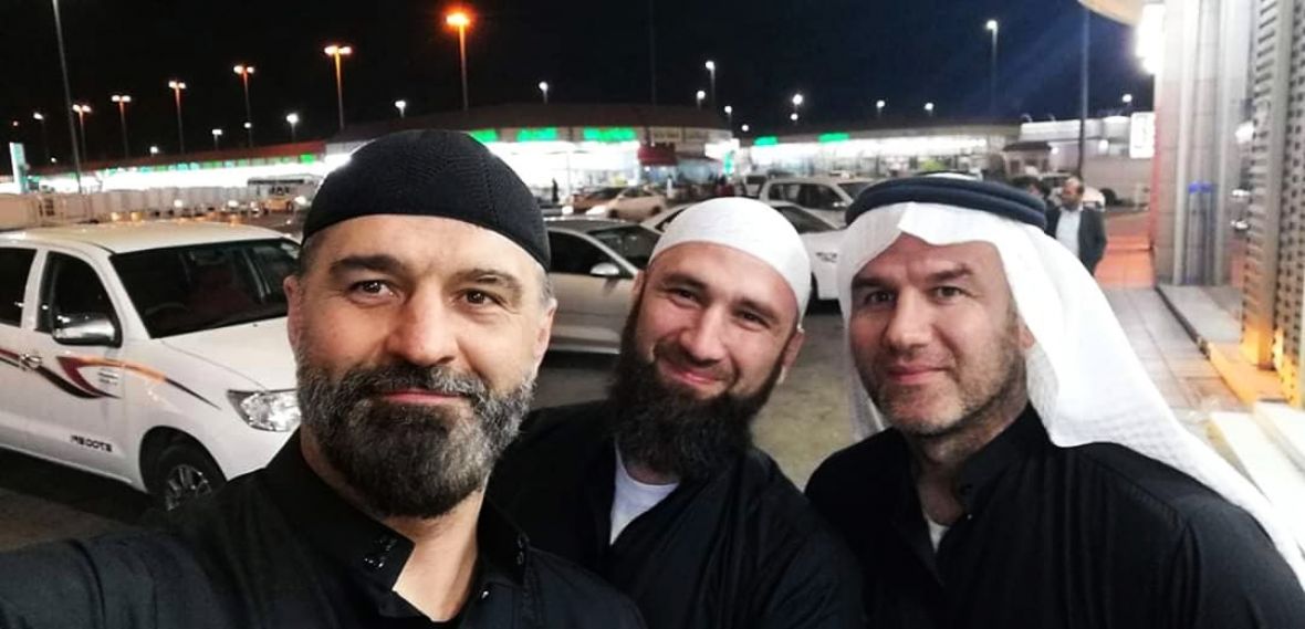 Slavni bh. bokseri i kikbokseri braća Poturak i Adnan Redžović obavili umru