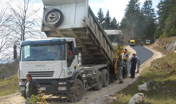 Tender za rekonstrukciju seoskih puteva u Novom Pazaru pripao “Putevima Zlatar”
