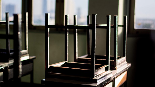 Ministarstvo zdravlja dalo preporuku: Đaci u klupama u ponedjeljak