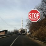 Novi Pazar – Autobobila probio zaštitnu ogradu (Foto)