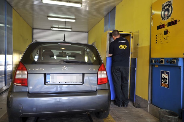 Stopirane registracije zbog novog zakona! Od 18. januara nijedan tehnički pregled u Srbiji nema licencu