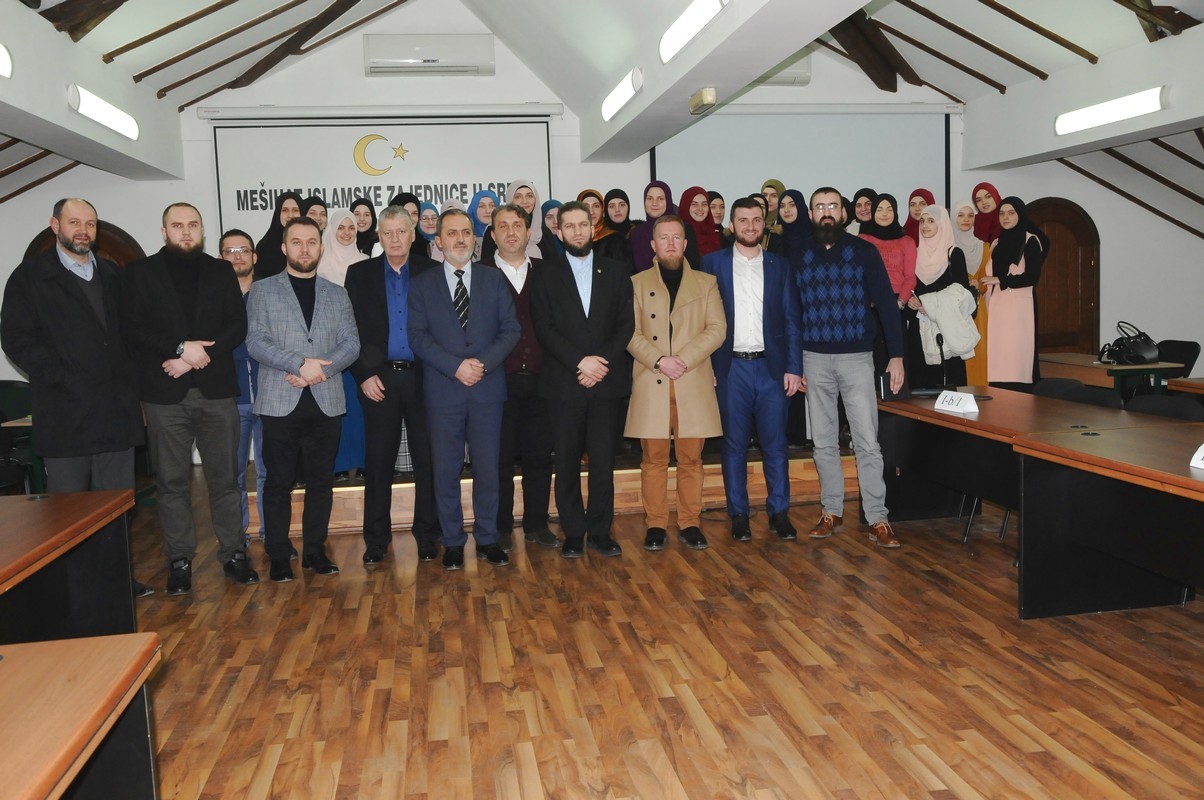 Organiziran kviz općeg znanja za učenike i učenice Medrese “Gazi Isa-beg”