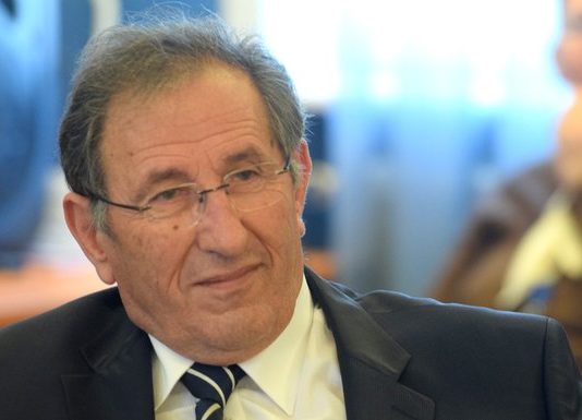 Bošnjače, i ti što vjerom naciju svoju nazva