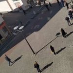 Sve se može kad se hoće! Banjalučani u redu za prodavnicu drže distancu i do dva metra