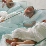 Prijevremeno rođene bebe u UKC-u Tuzla nisu zaražene koronavirusom