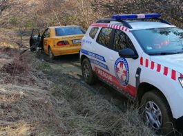 Društvo Sjenica – Gorska služba spašavanja pomaže ugroženom stanovništvu, izvukli izgubljen auto