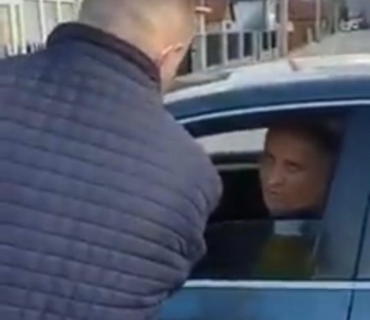 Bivši predsjednik opštine Sjenica se sukobi sa građanima (Video)