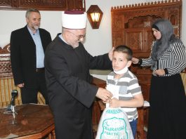 Islamska zajednica uručila bajramske hedije sandžačkim jetimima