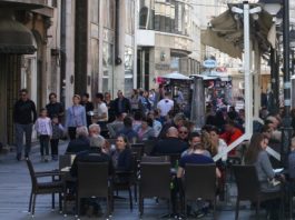 Nova odluka: Evo koliko ljudi od danas može da se okupi na javnom mjestu