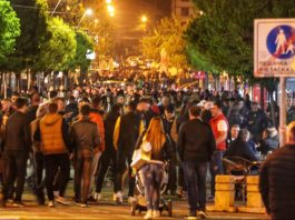 Život se vratio u normalu – Ovako je izgledalo prvo veče bez policijskog sata u Novom Pazaru (Foto)