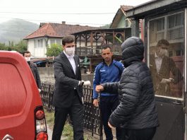 SPP obišla Bošnjake Krupnja i podjelila pakete pomoći