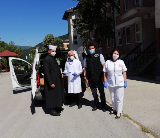 Mešihat i CHR Hajrat uručili pomoć bolnici u Prijepolju