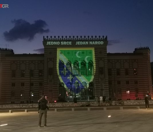 Vijećnica u bojama zastave Sandžaka: Podrška svima koji se bore za zdravlje i živote građana
