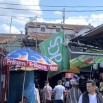 STRANAČKA PRIVATIZACIJA – SDP okačila stranačku zastavu na ulazu u pijacu!