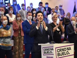 Crno na bijelo: Žalimo sve žrtve genocida u Srebrenici, kao i žrtve svih drugih zločina, okrenuti smo pomirenju