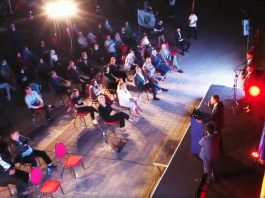 Poruke koje su predstavnici koalicije CRNO NA BIJELO poslali u Rožajama na predizbornom skupu.