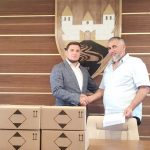 Iz Francuske u Sjenicu stigla donacija u vidu zaštitnih maski i gelova za dezinfekciju