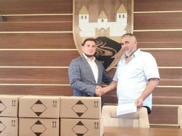 Iz Francuske u Sjenicu stigla donacija u vidu zaštitnih maski i gelova za dezinfekciju