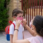 Kon: Djeca u školama treba da nose troslojne maske