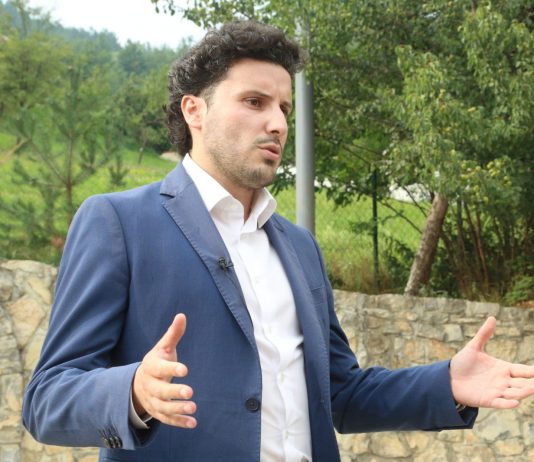 Abazović: Nema mjesta politikanstvu genocida u Srebrenici, napadi vlasti pokazuju da smo im poremetili računicu