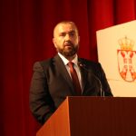 Gospodo, okrvavili ste ruke i progranjat ćemo vas dok vas ne srušimo sa vlasti!