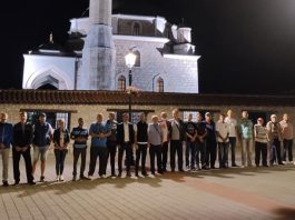 Srbi tokom noći oragnizirali straže kako bi čuvali džamije