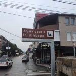 Vlast u Novom Pazaru nastavila sa izostavljanjem bosanskog jezika na putokazima