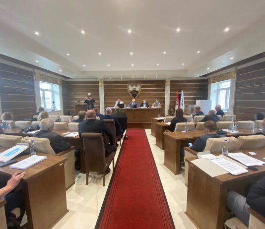 TUTINSKI SCENARIO – Odbornici SDA, SDP i SNS preglasali većinsku vlast u Sjenici