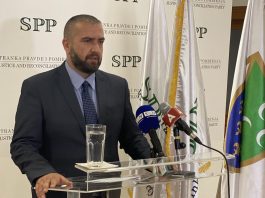 Dr. Muratović: Narod neće trpjeti bahato ponašanje gradskih vlasti