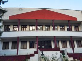 Radovi na fasadi Doma kulture “Pivo Karamatijević” u Priboju