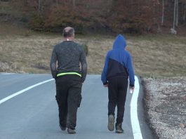 Do Bijelih Voda – Svakodnevno 12 kilometara pješke do škole (VIDEO)