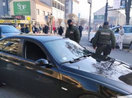 POLICIJA NA ULICAMA NOVOG PAZARA: Pretresaju se automobili – Cilj svega je osigurati bezbijednost građana