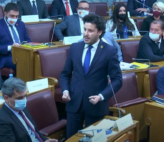 Abazović poručio DPS-u: Vi pričate o jednonacionalnoj Vladi? Kako vas nije sramota, vršili ste deportacije