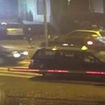 ŠOK SNIMAK IZ NOVOG PAZARA: Čovek se baca pod automobil (VIDEO)