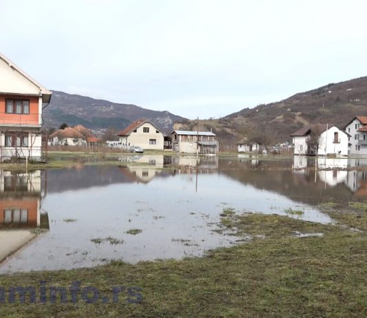 Deo Ivanja opet pod vodom – Poplavljeni podrumi, njive i dvorišta