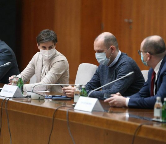 Krizni štab odlučio: Koje mjere ostaju na snazi i šta je odlučeno za škole