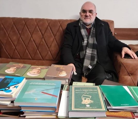 Predsjednik Mešihata donirao 500 naslova Medresi u Tutinu