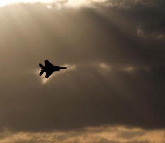 Izraelska vojska pokrenula iznenadnu zračnu vježbu i izvela niz raketnih napada na Damask