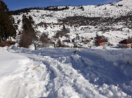 Petnjica: Do Vrsajki samo sa lancima