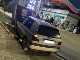 ‘Golfom’ udario u benzinsku pumpu