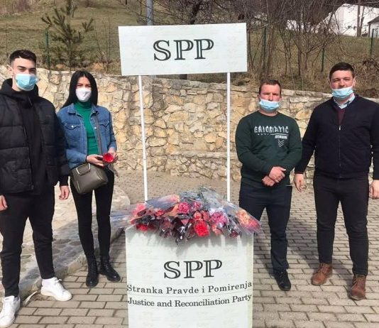 Mladi SPP Petnjica dijelili cvijeće i programske ciljeve partije