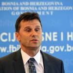 Novalić: Pozivam sve da mi predlože kako da nabavimo vakcine