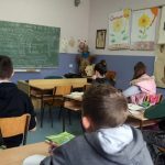 Stariji osnovci danas prelaze na onlajn nastavu: Časovi će biti emitovani putem RTS-a i platforme RTS Planeta