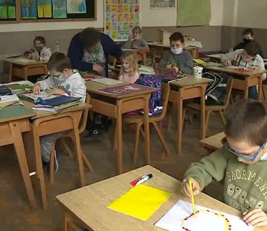 Mlađi osnovci naredne nedelje u školama