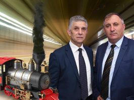 “Vidjet ćete kako parni voz gazi” – Prisjetimo se kako je nekada Mujović vladao Sjenicom