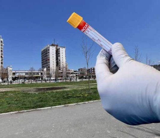 Kako su priče o svinjskom želatinu i sterilitetu pogoršale stanje u Pazaru: Narod sumnja u vakcine