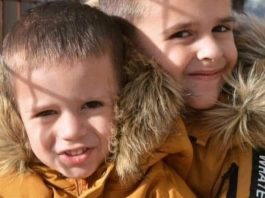 Mališani Abaz i Rifat otputovali za na liječenje u Tursku