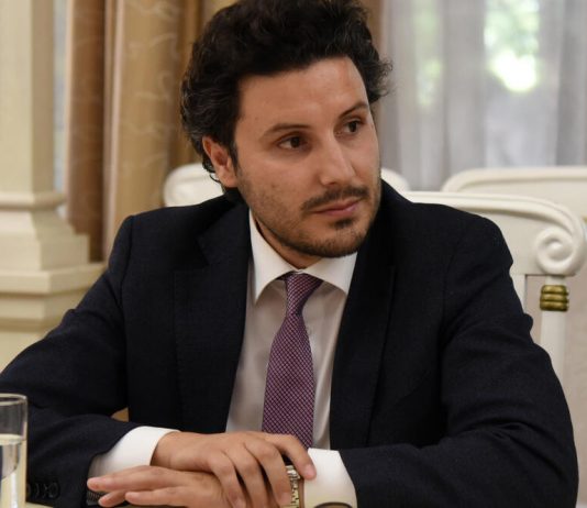 Dritan Abazoviç (Abazović): Srebrenitsa'da soykırım oldu, bunu anlamayanların devlet dairelerinde yeri yoktur